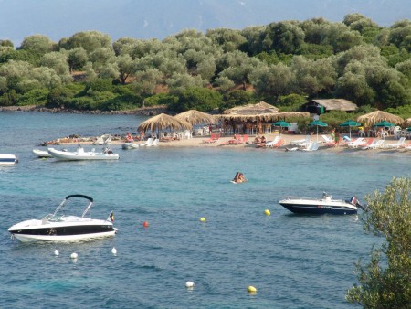 Φωτογραφία απο τα λιχαδονήσια τα οποία βρίσκονται 3 ναυτικά μίλια από το οικόπεδο.